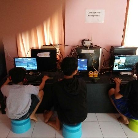 Gandrung City Hostel บันยูวังงี ภายนอก รูปภาพ