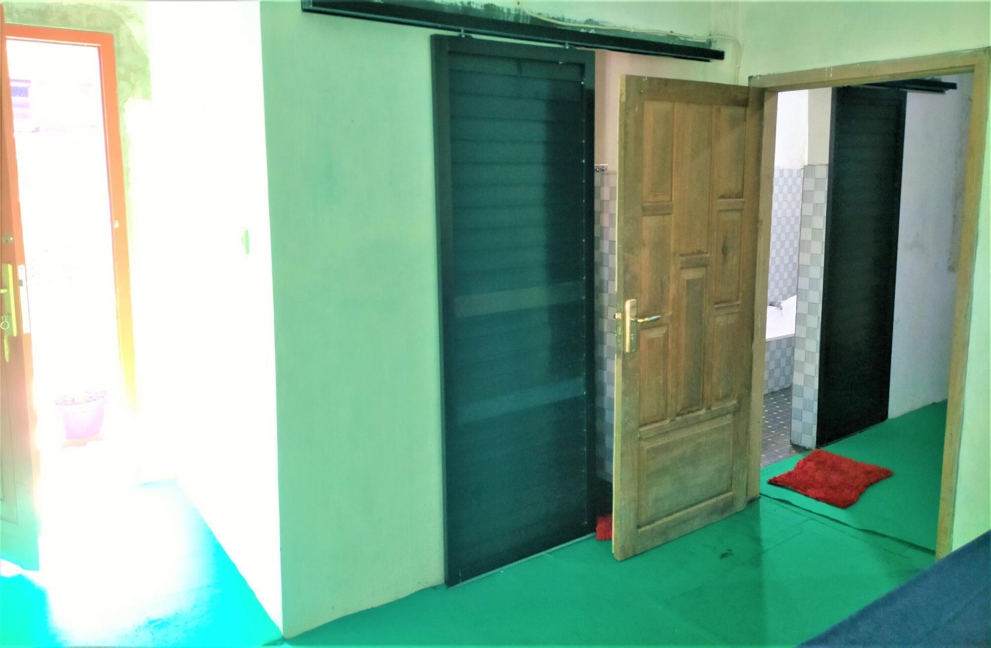 Gandrung City Hostel บันยูวังงี ภายนอก รูปภาพ