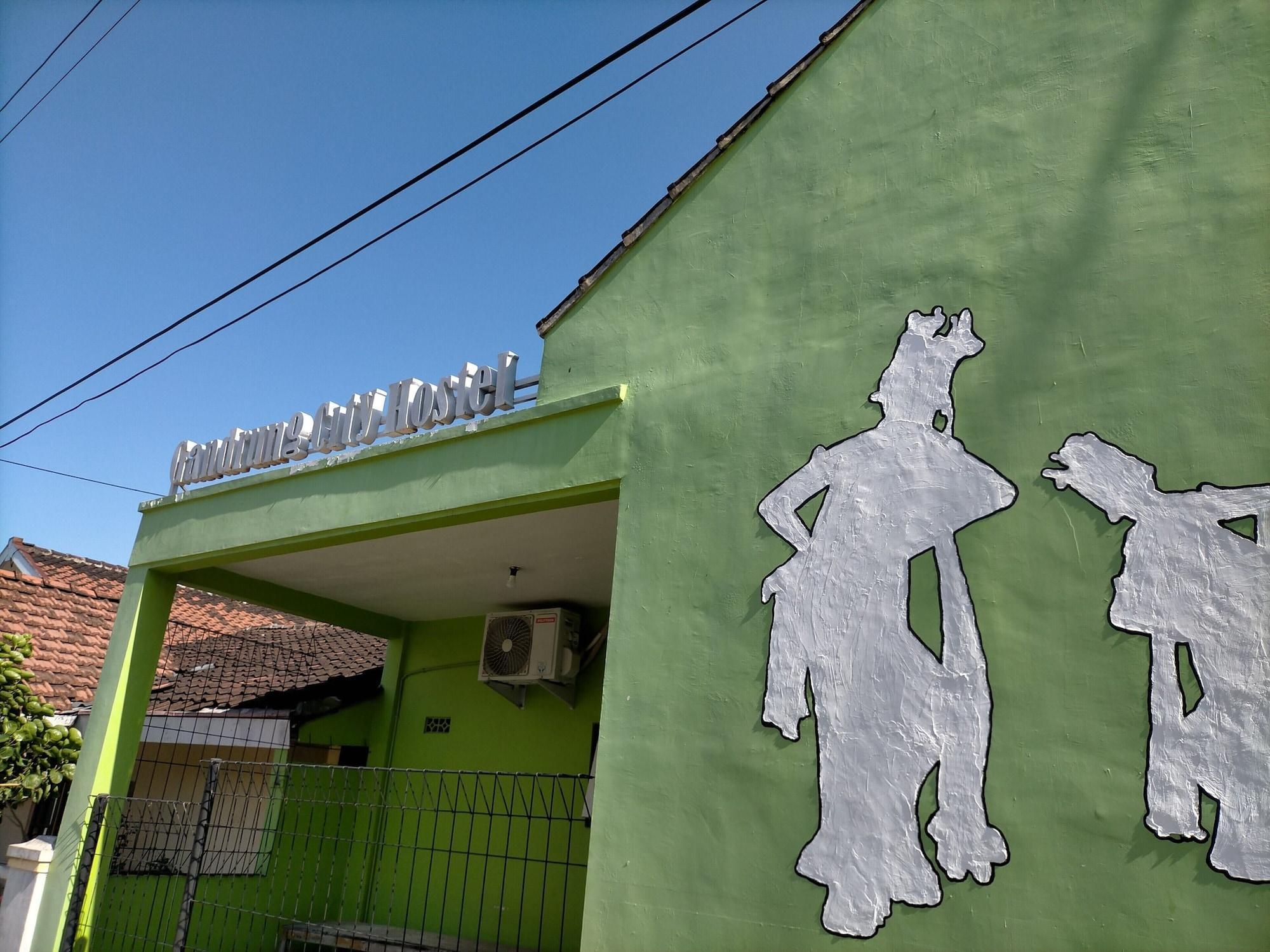 Gandrung City Hostel บันยูวังงี ภายนอก รูปภาพ