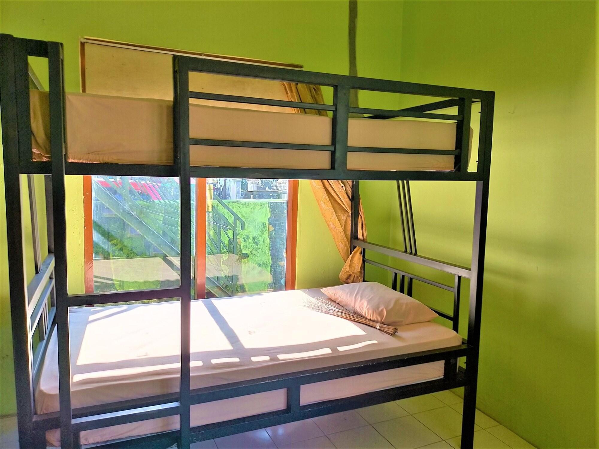 Gandrung City Hostel บันยูวังงี ภายนอก รูปภาพ