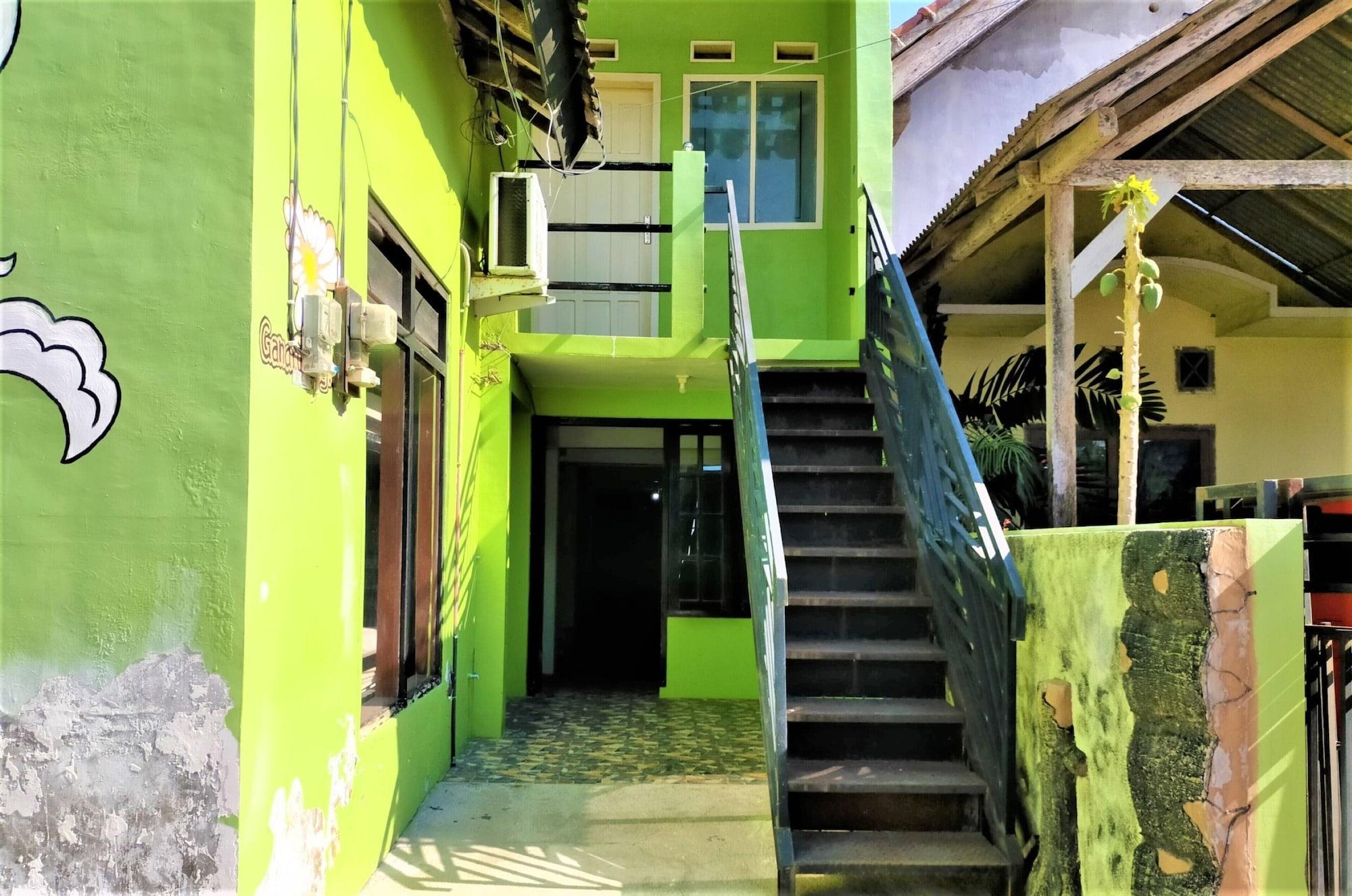 Gandrung City Hostel บันยูวังงี ภายนอก รูปภาพ